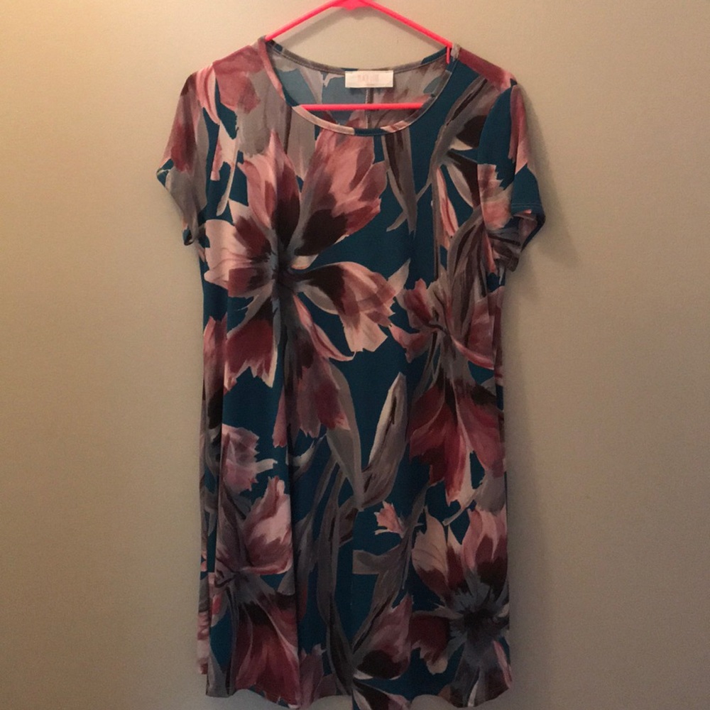 Floral short sleeve dress